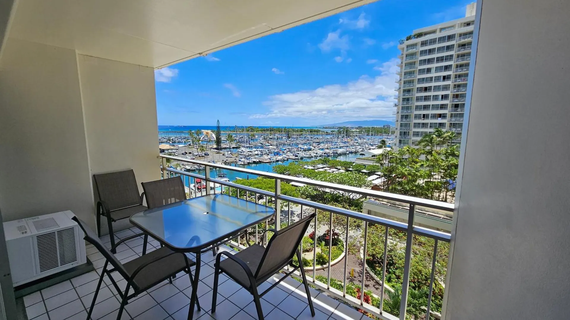 Ilikai Hotel Condo With Kitchen And Ocean View location
